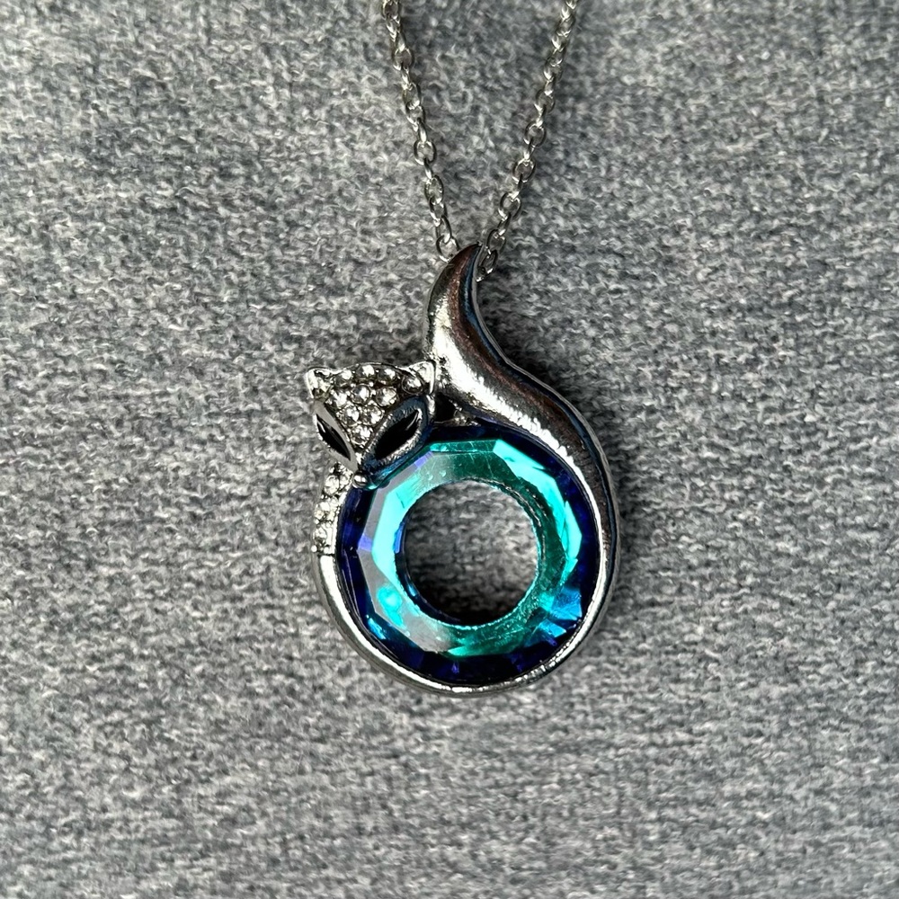 Fox Necklace ~ Stunning Blue Green Stone ~ Brand New!